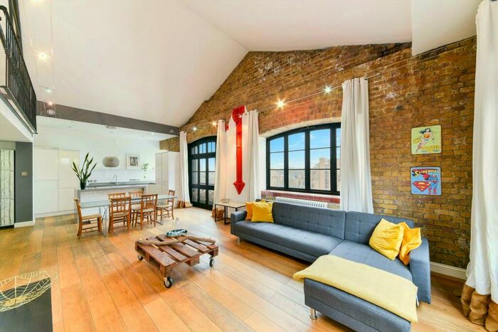 2 Bedroom Flat To Rent In The Highway, London, E1W