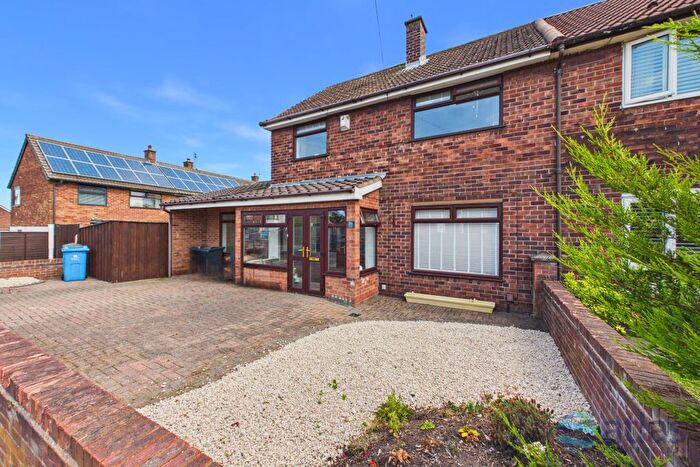 4 Bedroom Semi-detached House To Rent In Mackets Lane, Hunts Cross, L25