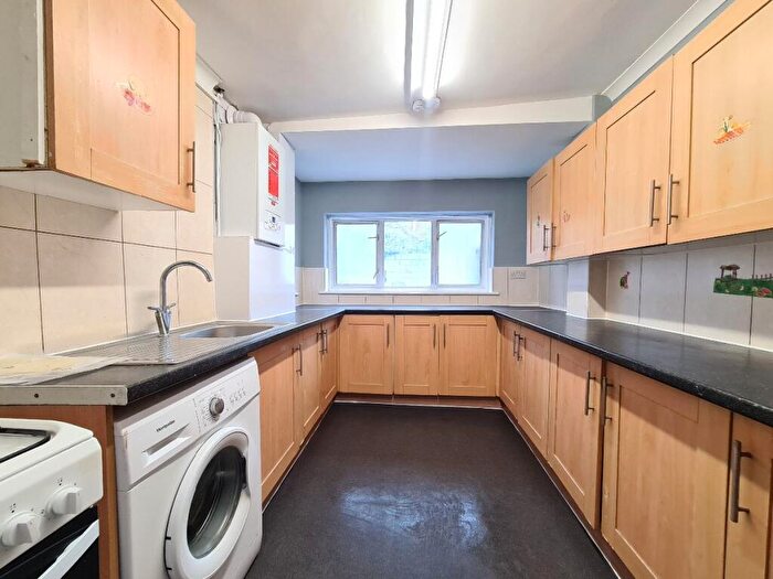 3 Bedroom Terraced House For Sale In Fanshawe Avenue, Barking, IG11