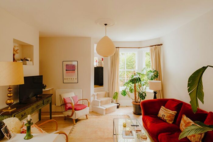 4 Bedroom Semi-Detached House For Sale In Milward Crescent, Hastings, TN34