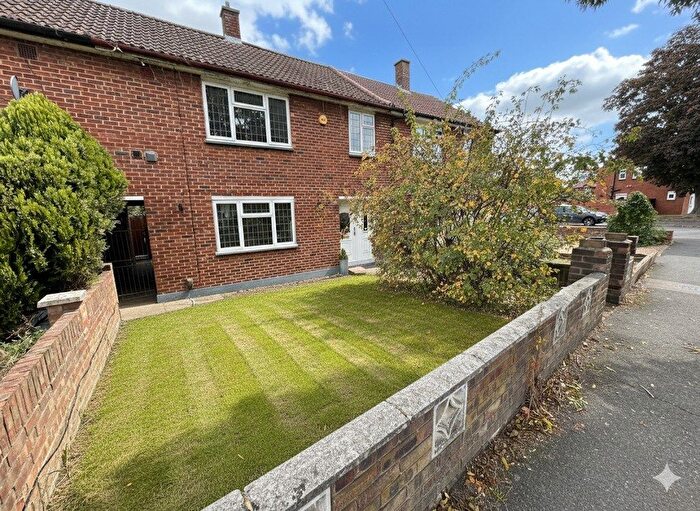 3 Bedroom Terraced House For Sale In Hounslow, TW5