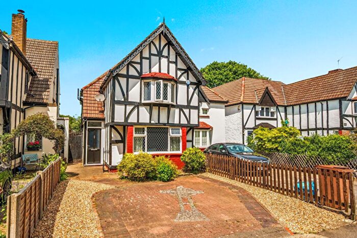 3 Bedroom Semi Detached House For Sale In Magpie Hall Road, Chatham, Kent., ME4