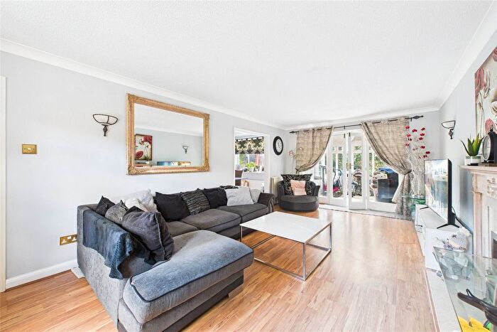 4 Bedroom Detached House To Rent In The Lea, Wokingham, Berkshire, RG40