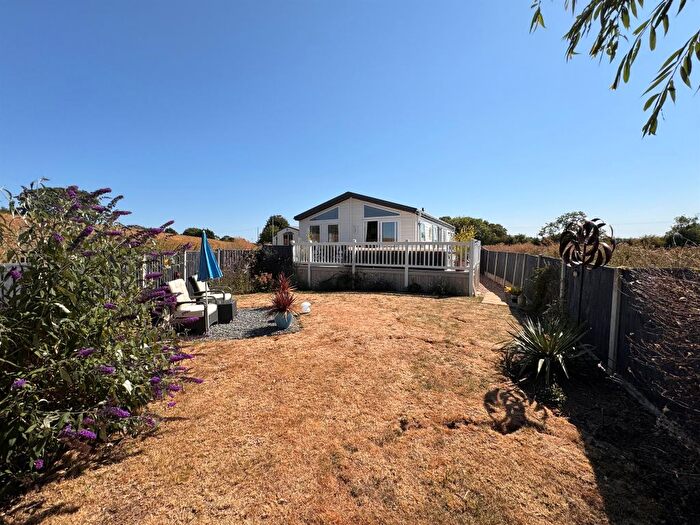 2 Bedroom Lodge For Sale In Wainfleet Bank, Wainfleet, Skegness, PE24