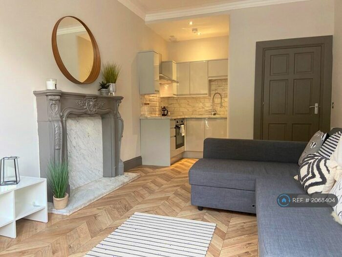 1 Bedroom Flat To Rent In Crathie Drive, Glasgow, G11