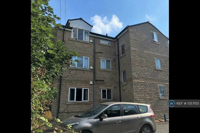 2 Bedroom Flat To Rent In Willow Lane, Huddersfield, HD1