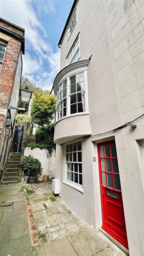 4 Bedroom Town House For Sale In Burdett Place, Old Town, Hastings, TN34