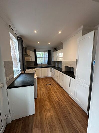 3 Bedroom Detached House To Rent In Kingston Road, Luton, LU2