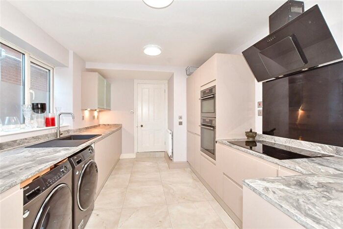 1 Bedroom Flat For Sale In Broadmead Road, Folkestone, Kent, CT19