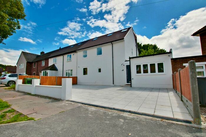 Studio To Rent In House Share Almond Way, Bromley, BR2