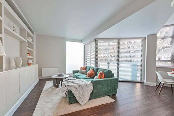 2 Bedroom Flat To Rent In City Road, Old Street, London, EC1V