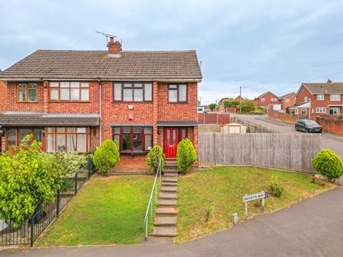 3 Bedroom Semi-Detached House For Sale In Berwyn Way, Nuneaton, CV10