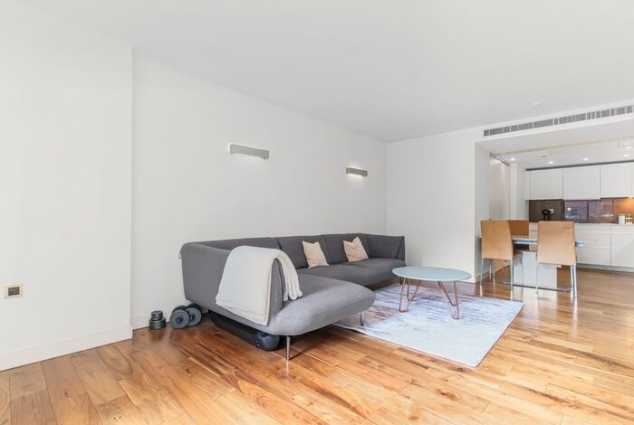 1 Bedroom Flat To Rent In Bolsover Street, Fitzrovia, London, W1W