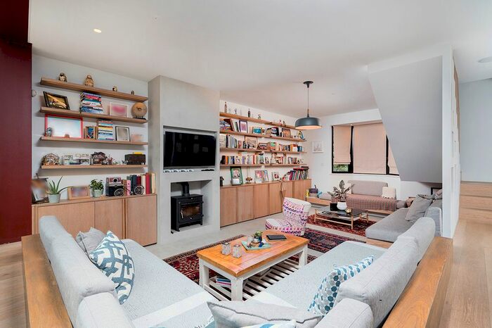 4 Bedroom Semi-detached House To Rent In Verdun Road, London, SW13