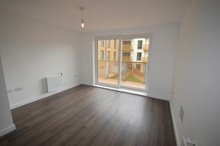 1 Bedroom Flat To Rent In Dunn Side, Chelmsford, CM1