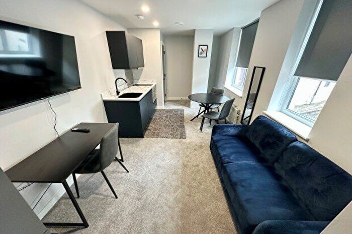 1 Bedroom Flat To Rent In Silver Street, Wakefield, WF1