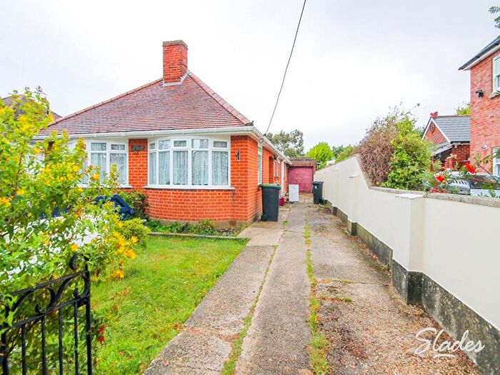 3 Bedroom Bungalow To Rent In Glenville Road, Highcliffe, Christchurch, BH23
