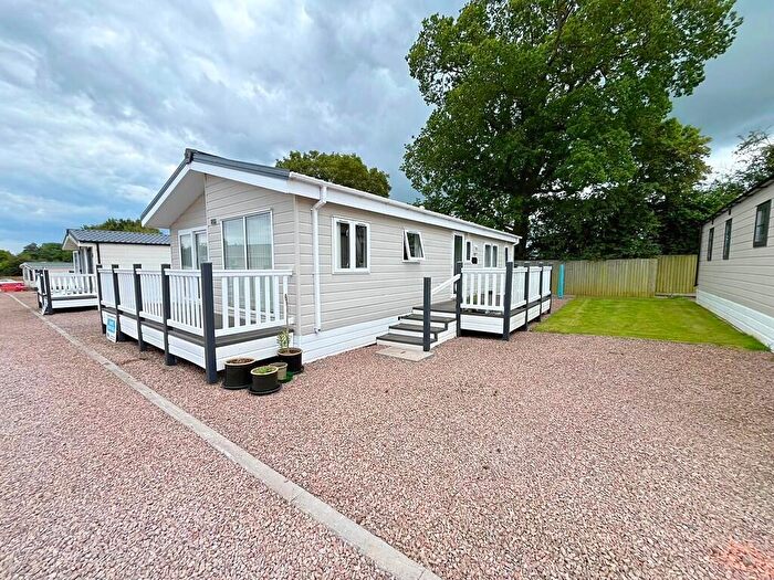2 Bedroom Mobile Home For Sale In Pixley End, Trumpet, HR8