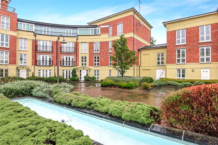 3 Bedroom Apartment For Sale In Trevelyan Court, Windsor, Berkshire, SL4