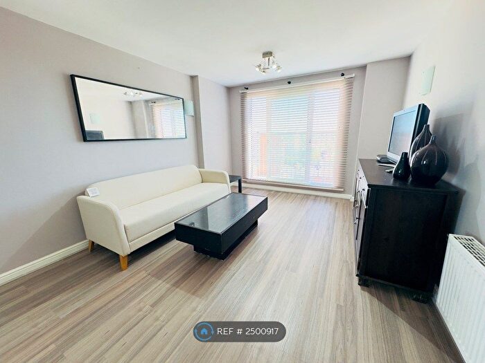 2 Bedroom Flat To Rent In Ilford, Ilford, IG1