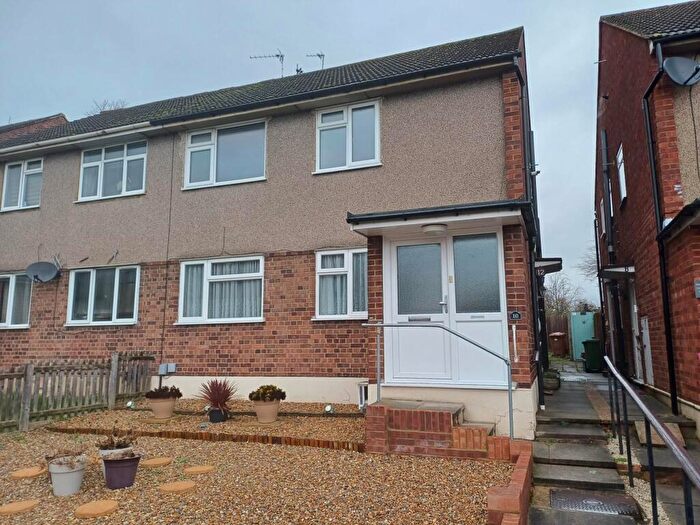 2 Bedroom Maisonette To Rent In Lea Vale, Dartford, DA1