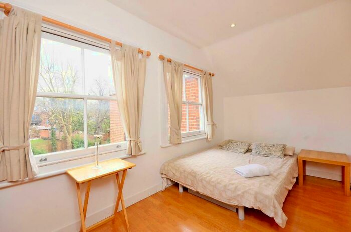 Studio To Rent In Finchley Road, Hampstead, London, NW3
