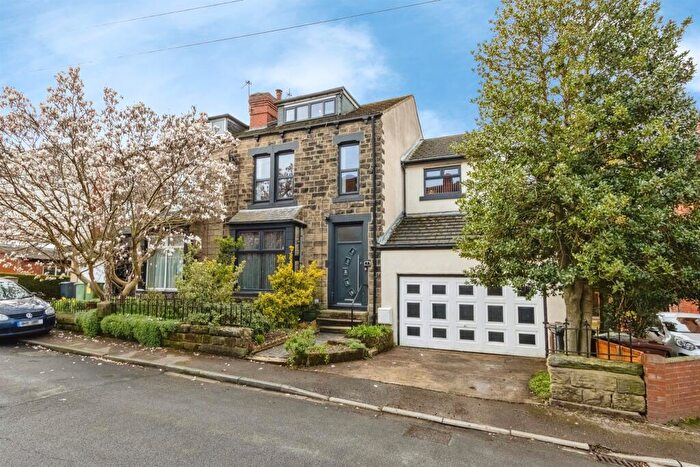 4 Bedroom Semi Detached House For Sale In The Avenue, Crossgates, Leeds, LS15