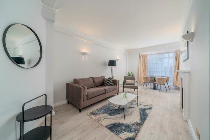3 Bedroom Flat To Rent In Dorset House, Gloucester Place, London, NW1