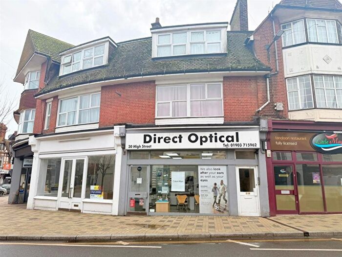 2 Bedroom Flat To Rent In High Street, Littlehampton, BN17