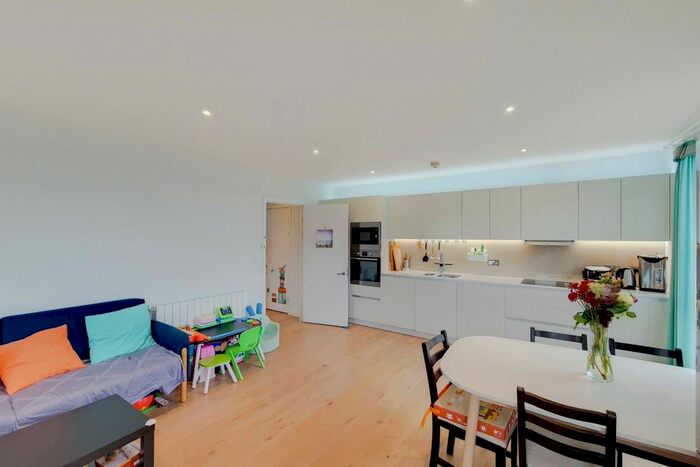 3 Bedroom Flat To Rent In Ottley Drive, Kidbrooke, London, SE3