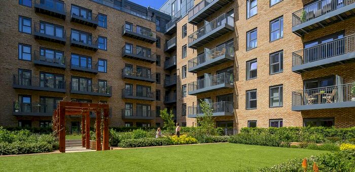 1 Bedroom Flat To Rent In - Aerodrome Road, London, NW9