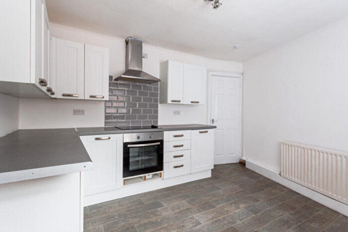 2 Bedroom Flat For Sale In Farnham Road, South Shields, NE34