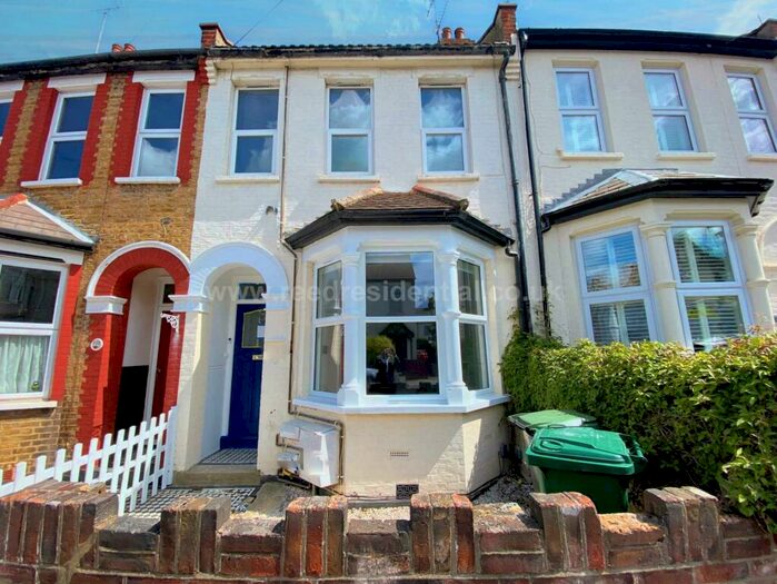 1 Bedroom Flat To Rent In Glenwood Ave, Westcliff On Sea, SS0