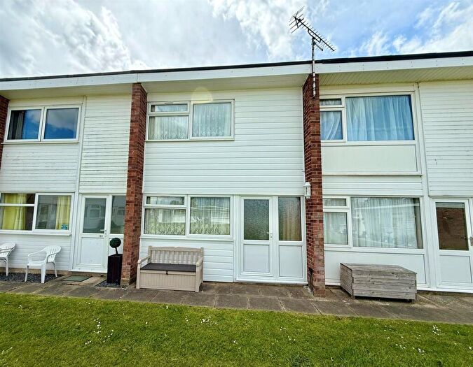 3 Bedroom Chalet For Sale In Beach Road Chalet Park, Scratby, NR29