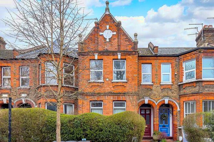 1 Bedroom Flat To Rent In Edward Road, Walthamstow, London, E17