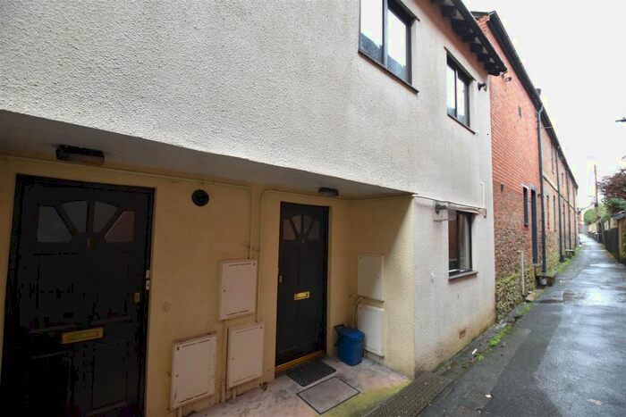 1 Bedroom Flat To Rent In The Old Stables, The New Cut, Cullompton, Devon, EX15