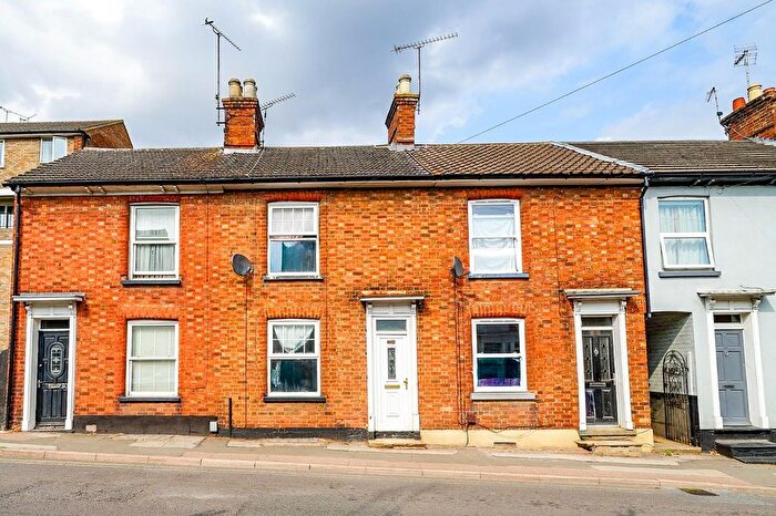 2 Bedroom Terraced House For Sale In Old Road, Linslade, Leighton Buzzard, LU7