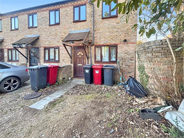 1 Bedroom End Of Terrace House To Rent In Sussex Place, Slough, Berkshire, SL1