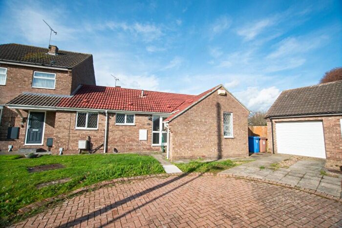 2 Bedroom Bungalow To Rent In Scotts Garth Drive, HU17