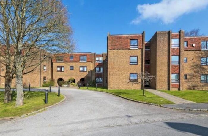 2 Bedroom Flat To Rent In Mulberry Court, Guildford, GU4