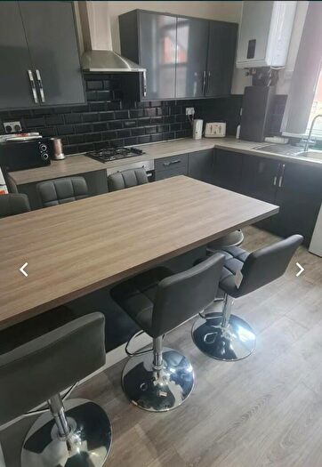 6 Bedroom Terraced House To Rent In School View, Leeds, West Yorkshire, LS6