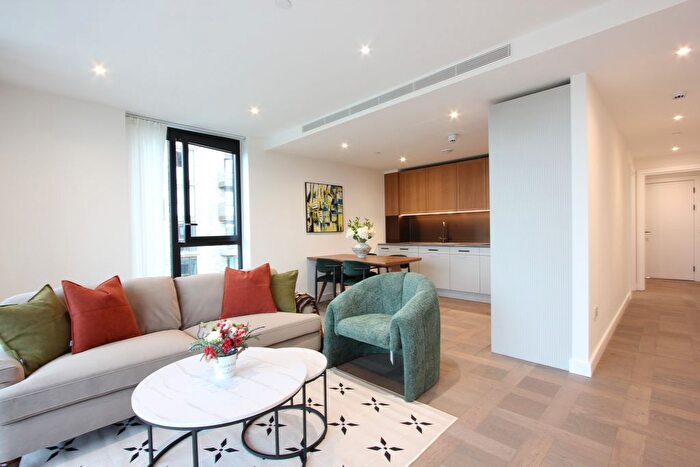 3 Bedroom Flat To Rent In Boxwood Gardens, London, E1W