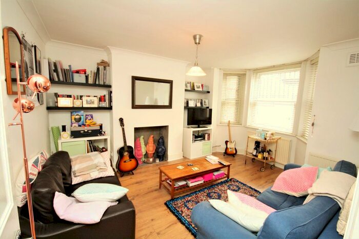 1 Bedroom Flat To Rent In Southwark Bridge Road, London, SE1