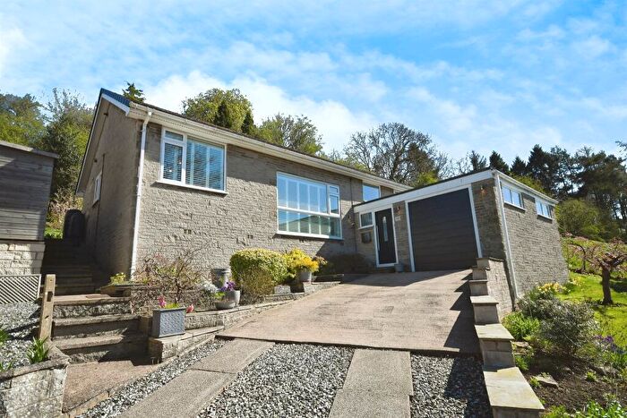3 Bedroom Detached House For Sale In Castle Mount Crescent, Bakewell, DE45