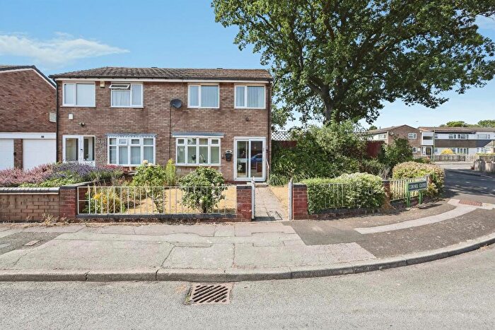 3 Bedroom Semi Detached House For Sale In Cornel Close, Birmingham, B37