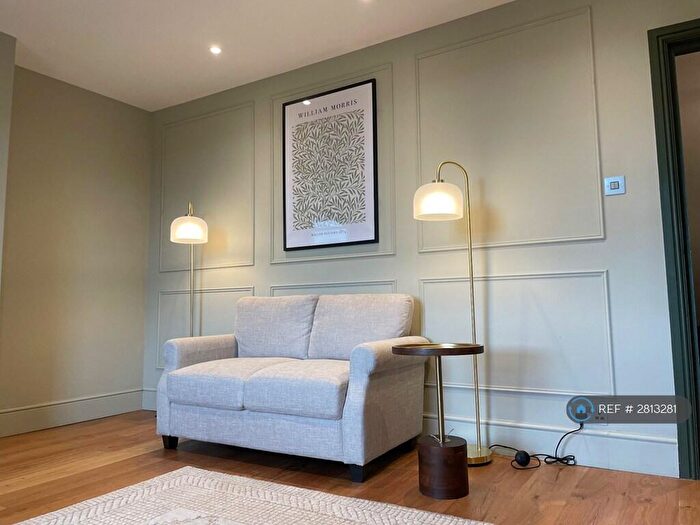 1 Bedroom Flat To Rent In Top Floor, Oxford, OX1