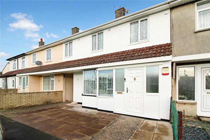 3 Bedroom Terraced House For Sale In Charlton Close, Penhill, Swindon, SN2