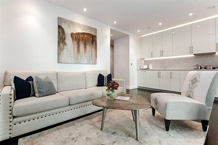 2 Bedroom Flat To Rent In Thornes House, Charles Clowes Walk, London, SW11