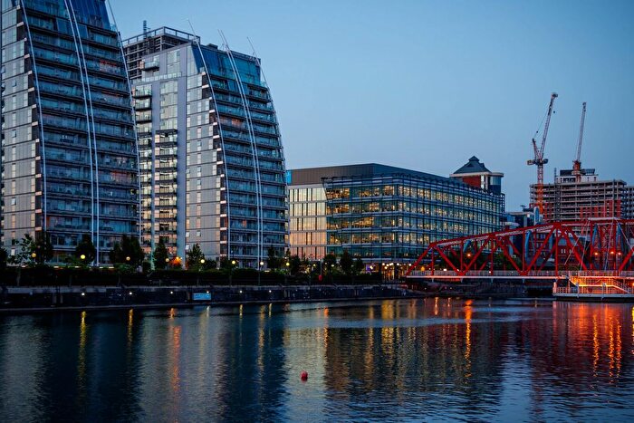 2 Bedroom Flat To Rent In Nv Building, The Quays, Salford Quays, M50