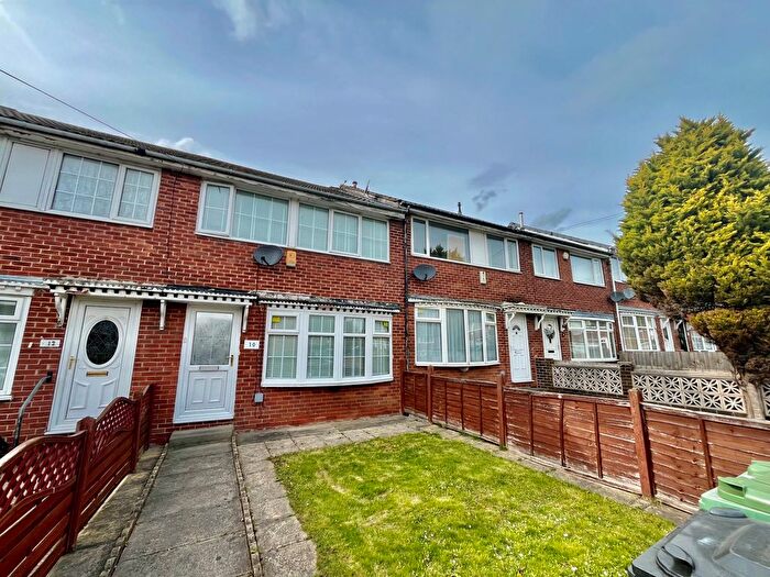 3 Bedroom Property To Rent In Cedar Close, Armley, Leeds, LS12